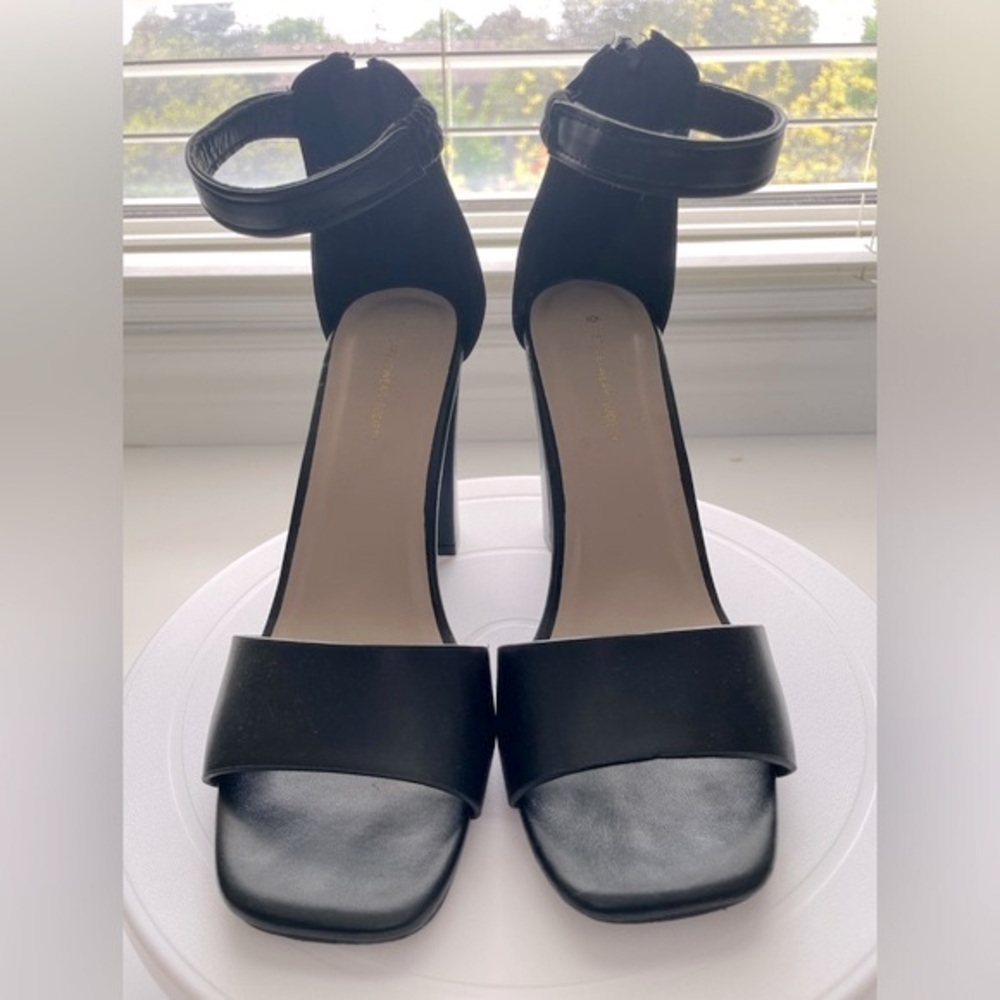 Black Heels - Picture 3 of 9